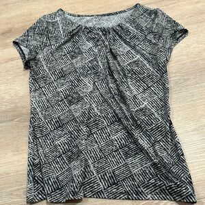 Worthington Top Business Casual short sleeve medium petite black pattern